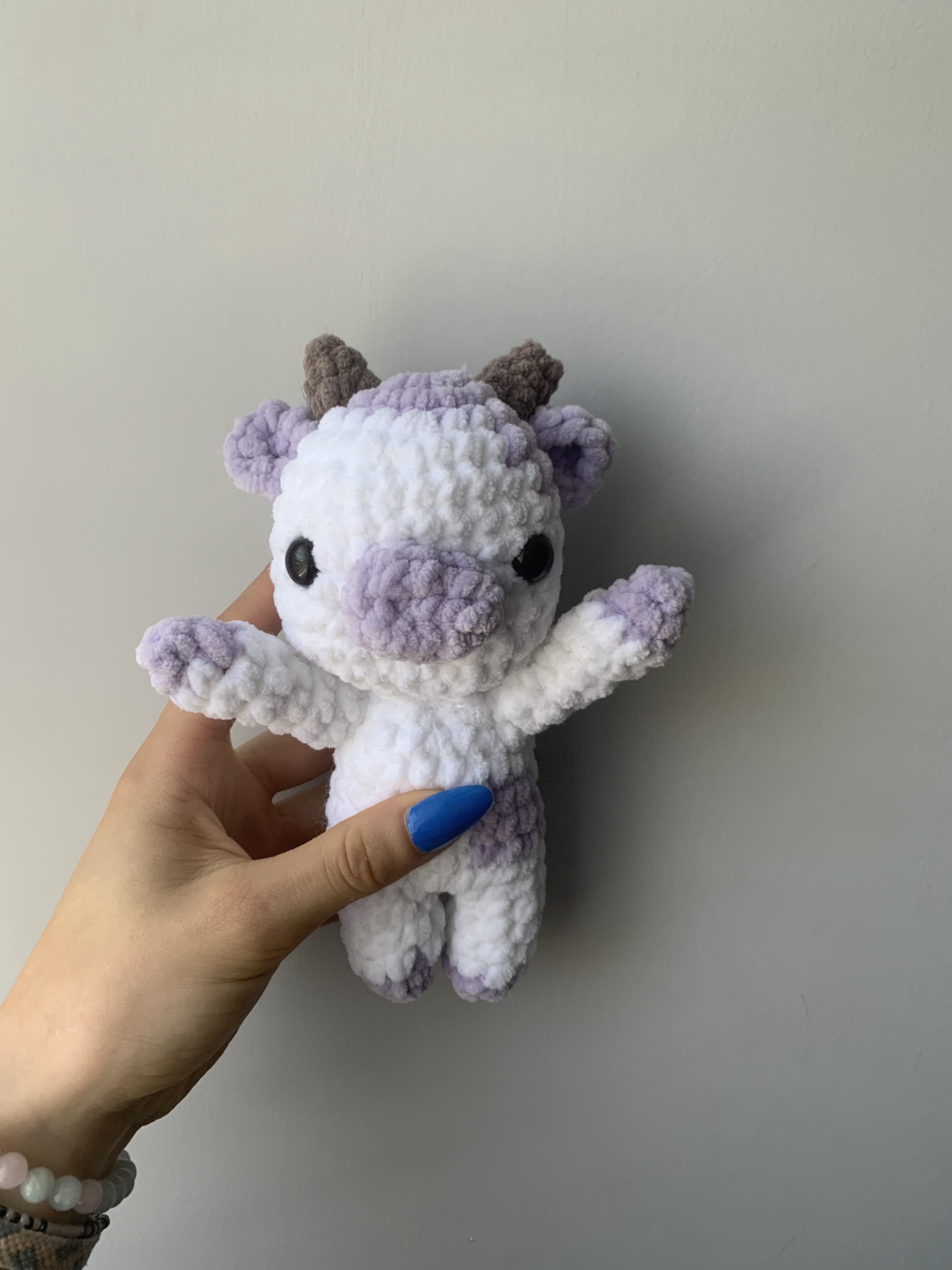 Vache lilas et blanche 