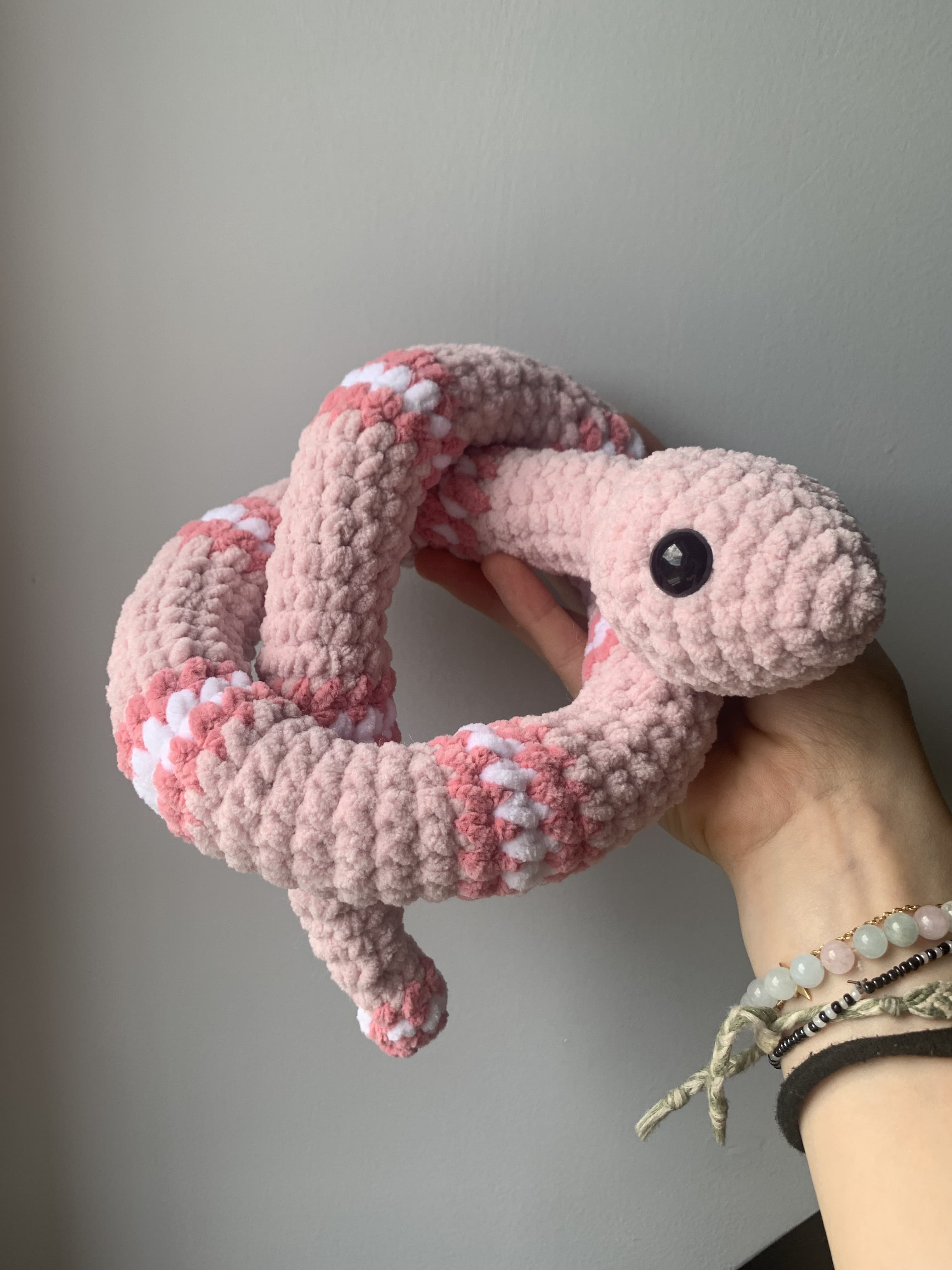 Serpent rose rose foncé